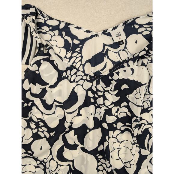 CAbi Tank Women's Sleeveless Blue White Floral Shoulder Tie Flowy‎ Size Medium - Picture 6 of 6